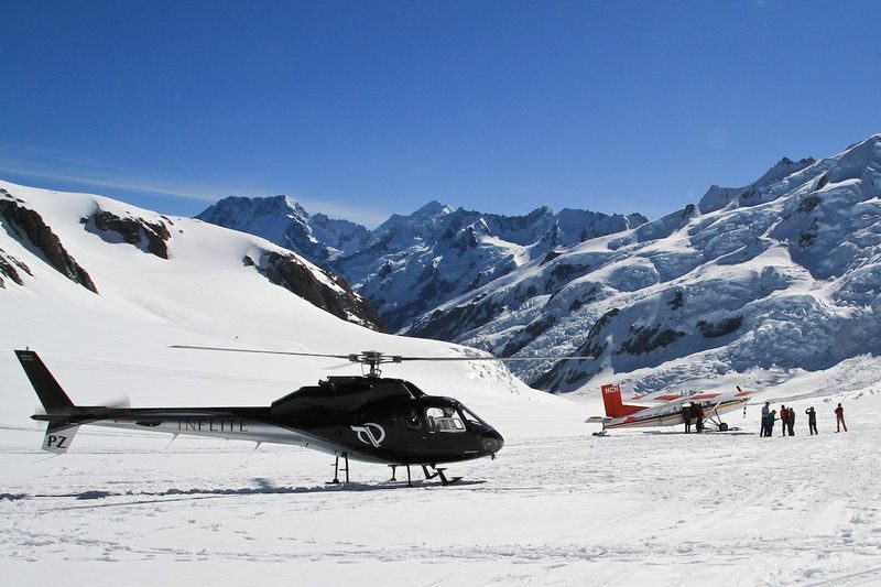 Glacier Highlights Flight Experience in Mount Cook - Ski plane or helicopter?