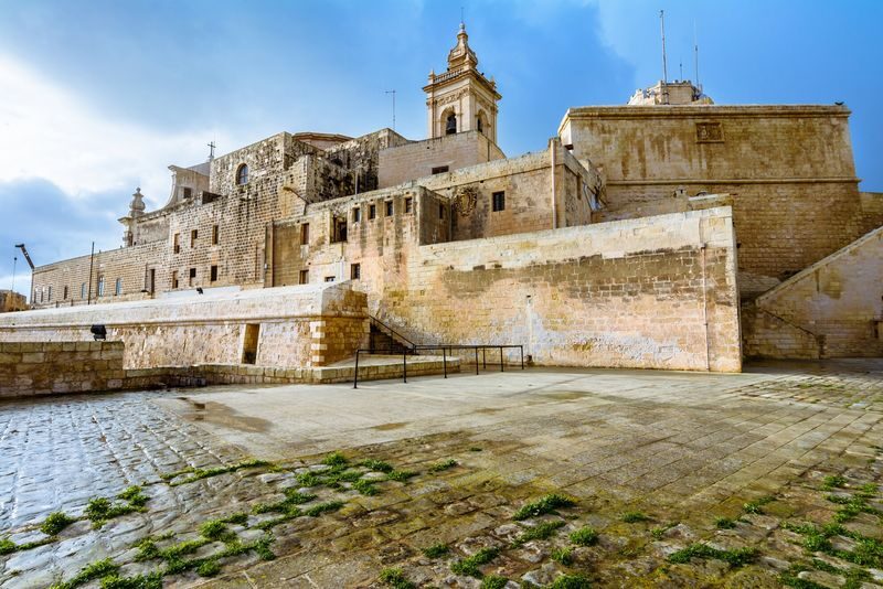 Gozo, Comino and The Blue Lagoon Trip from Sliema - Gozo by bus, then a short stop in Victoria