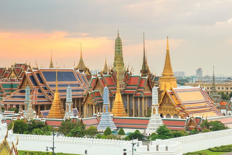 Grand Palace and Emerald Buddha Half Day Guided Tour from Bangkok - Choosing a Ticketed or No-Ticket Package
