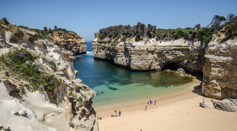 Great Ocean Road Coastal and Wildlife Adventure Tour - From Melbourne to the Memorial Arch