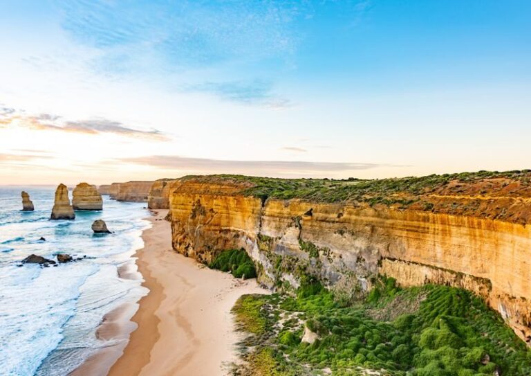 Great Ocean Road Day Tour from Melbourne with Chinese Guide - Melbourne pickup and the early start