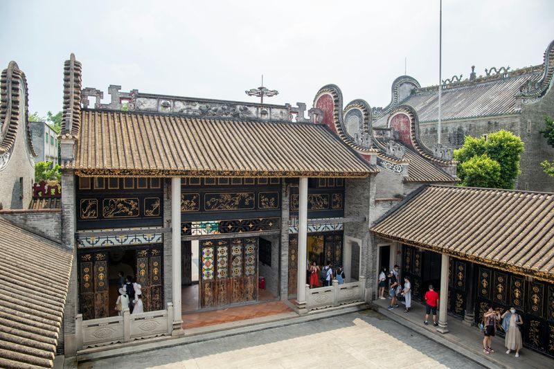 Guangzhou & Foshan Departure: Foshan One-Day Highlights Tour (Private Group) - Huagai Road: lunch with a Shunde flavor