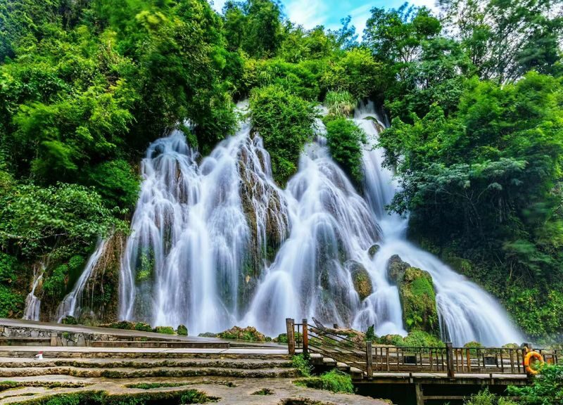 Guiyang Libo Xiaoqikong One-Day Bus Tour - Wolongtan and Yuanyang Lake