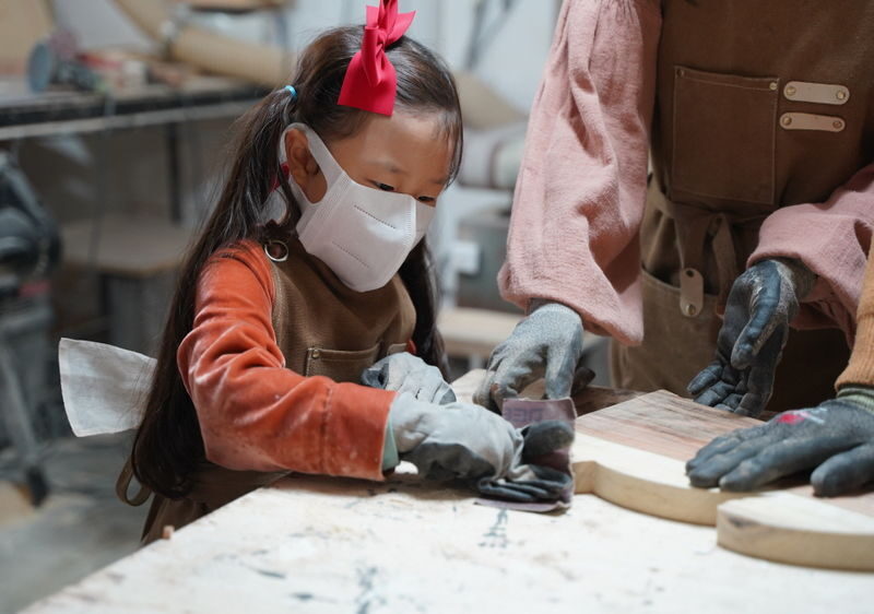 Gyeongju Making Wood Cutting Board experience - The instructor makes the machinery less intimidating