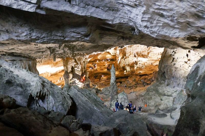 Ha Long Bay Full-Day Small Group Guided Nature Tour - Lunch and life on board