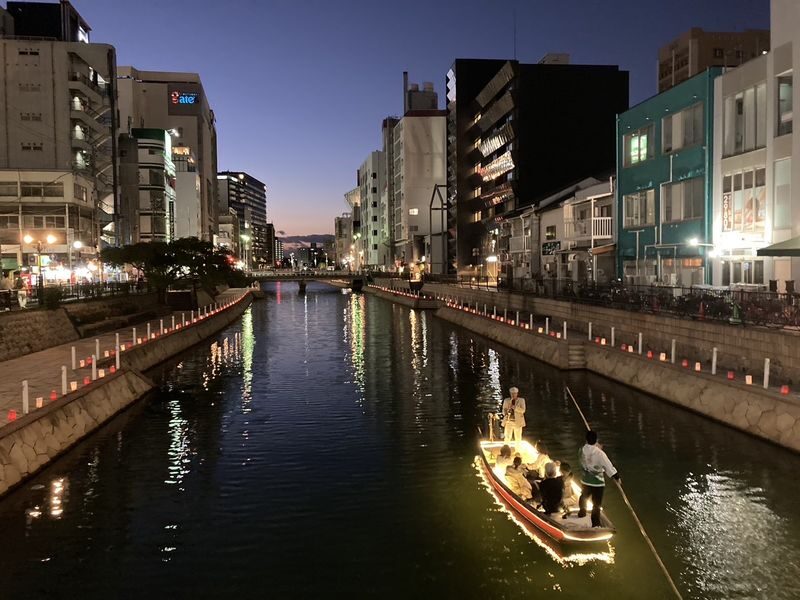 Hakata River Boat Ride Experience in Fukuoka - What the boatman adds to the ride