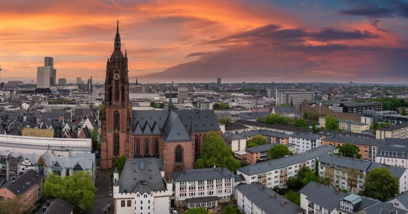 Half-Day Frankfurt Private Sightseeing Tour - Alt-Sachsenhausen: apple wine and narrow lanes