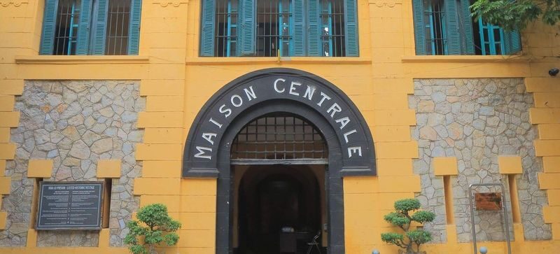Half-day Hanoi tour: Military History Museum & Historical Highlight - Choose one Hanoi landmark for the second stop