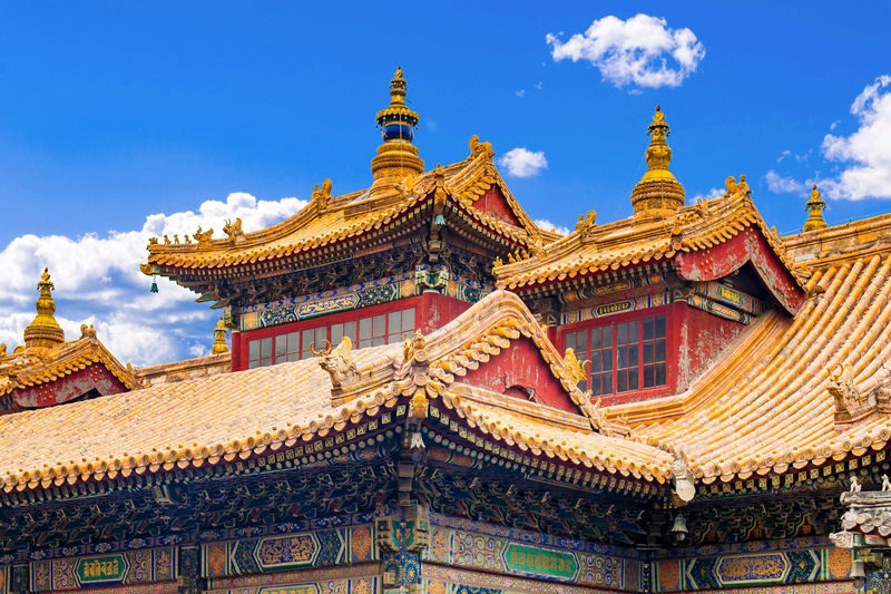 Half-Day Tour of Beijing Yonghe Temple (Receive Incense for Blessings & Spin Prayer Wheels for Fortune & Encounter Lamas Chanting Scriptures) - What the Guide Adds