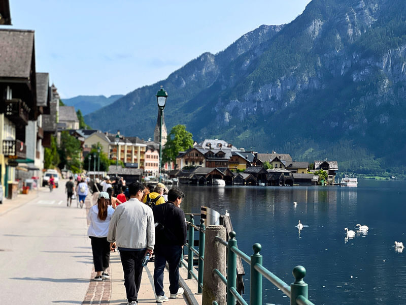 Hallstatt, Salzburg & Melk Abbey Tour with Hotel Pickup - Melk Abbey: Baroque grandeur in a half-hour
