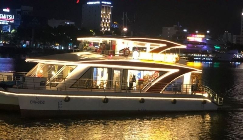 Han River Night Cruises By Dragon Cruise - The Dragon Bridge show from the river