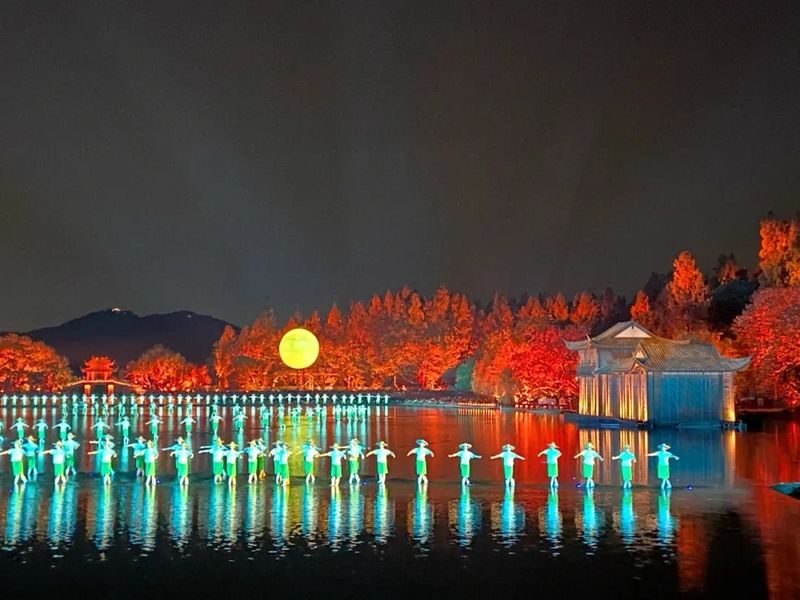 Hangzhou Night Tour: Impression West Lake (Ticket + Hotel Pick-up) - Getting to Yuehu Scenic Area