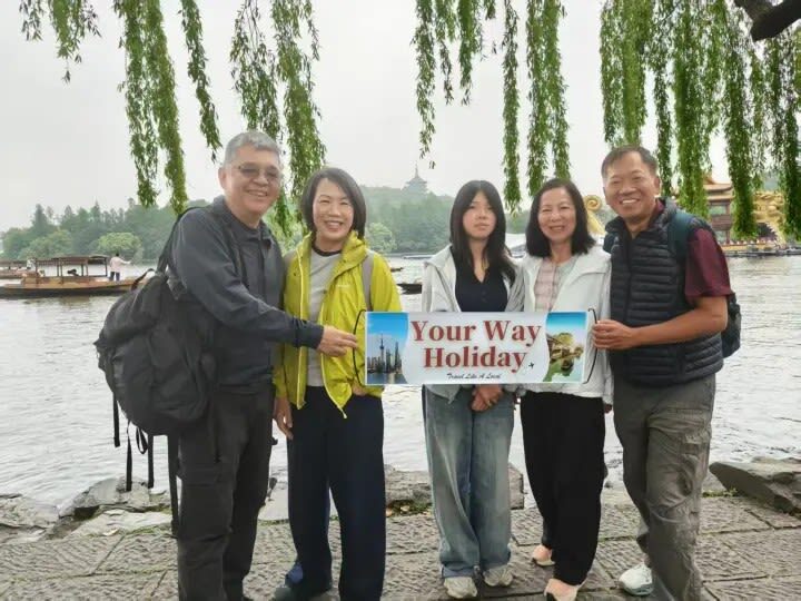 Hangzhou West Lake & Alibaba Headquarters Full-Day Tour with Tea Village - A Longjing tea stop, not a vast plantation