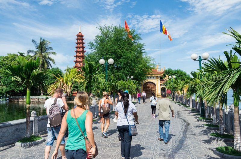Hanoi Afternoon City Tour with Lunch: Tran Quoc Pagoda, Temple of Literature & Hoa Lo Prison - Tran Quoc Pagoda starts on a peaceful note