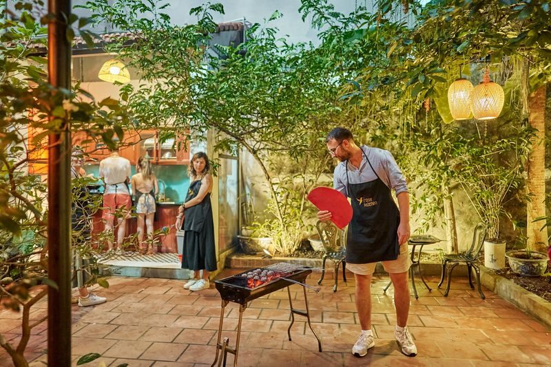 Hanoi Cooking Class: Bun Cha, Pho & Summer Rolls with Free Coffee - A garden villa instead of a restaurant table