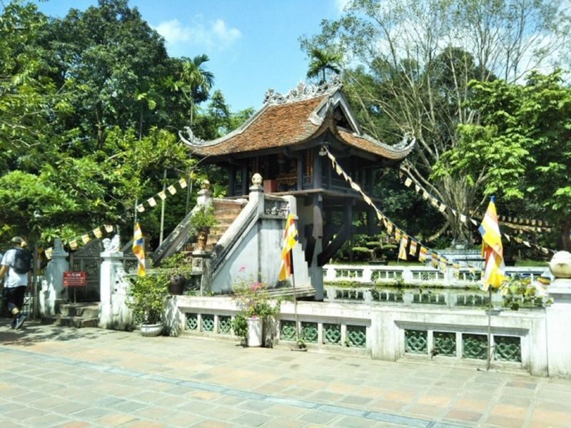 Hanoi Half-Day City Highlights Tour with Local Food - Ho Chi Minh’s Mausoleum: a major stop with a crowd caveat