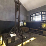 Hanoi Hoa Lo Prison Half-Day Historical Tour - What the visit feels like