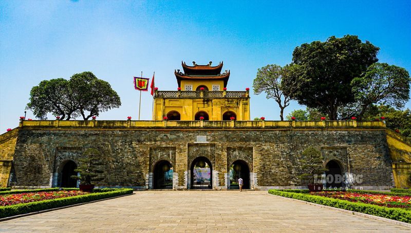 Hanoi Sunset Highlights Tour with Ao Dai Costume & Water Puppet Show - Motorbike or car: choose the ride that suits you