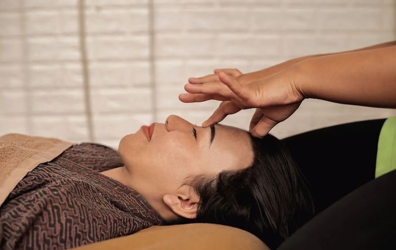 Happy Healthy Reflexology & Family Massage Alam Sutera in Tangerang - Choosing reflexology or massage