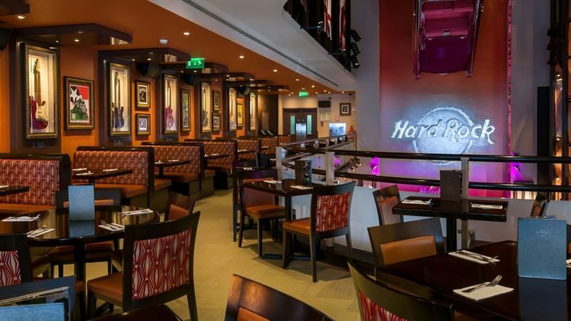Hard Rock Cafe Lisbon Dining Experience - The atmosphere and memorabilia