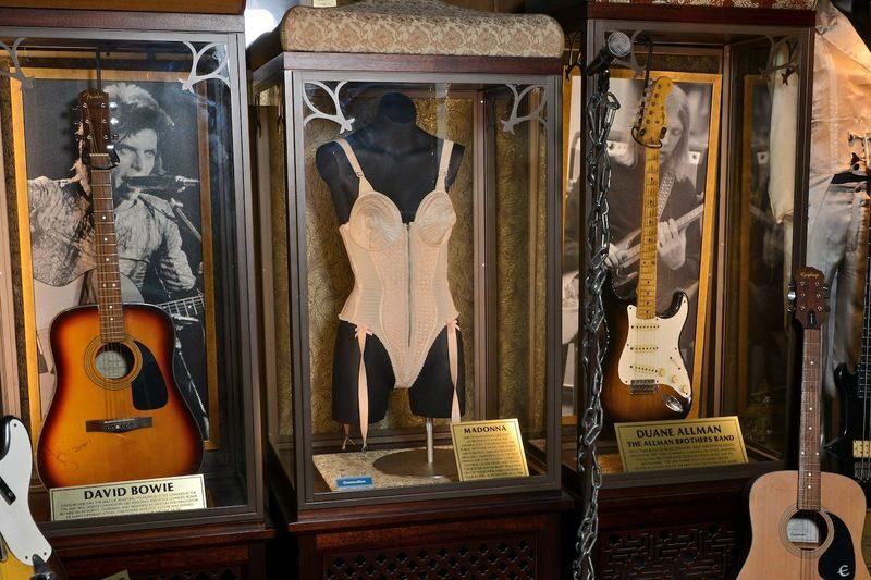 Hard Rock Cafe Set Menu in London - The Vault: a compact stop for rock fans