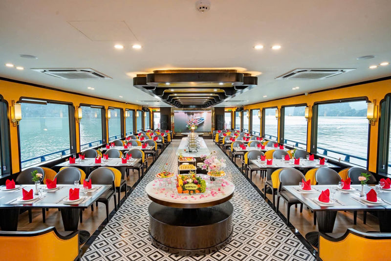 Harmony Luxury Cruise: Ha Long Bay,Sung Sot & Ti Top - Lunch among the limestone islands