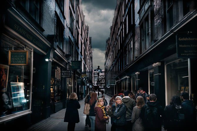 Harry Potter tour with optional ride in London - Clips, trivia and guides who love movies