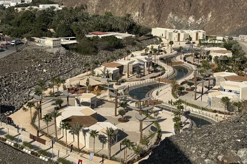 Hatta Private Full-Day Dam and Heritage Village Tour - Heritage Village: a short look at Emirati life