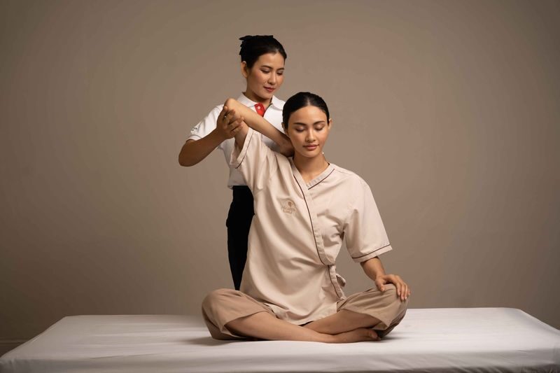 Health Land Spa at Srinakarin in Bangkok - What the two-hour visit includes
