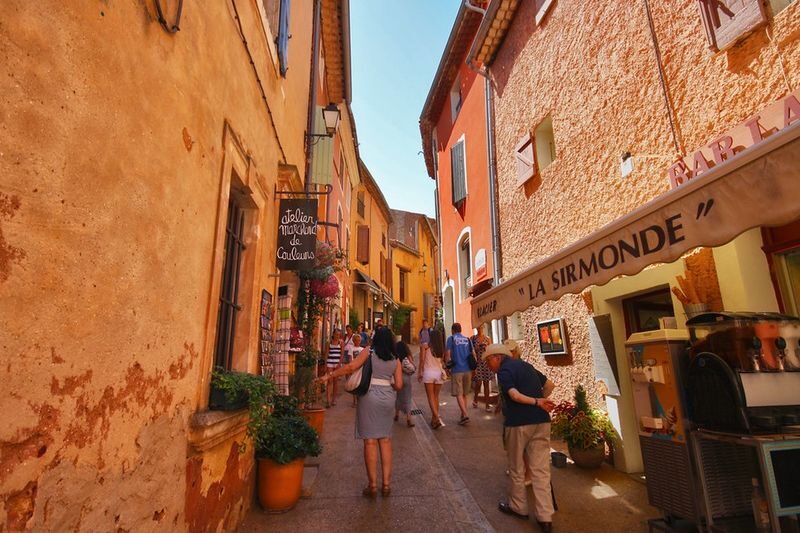 Hilltop Villages in Luberon from Aix-en-Provence - Lourmarin: the stop with time to wander