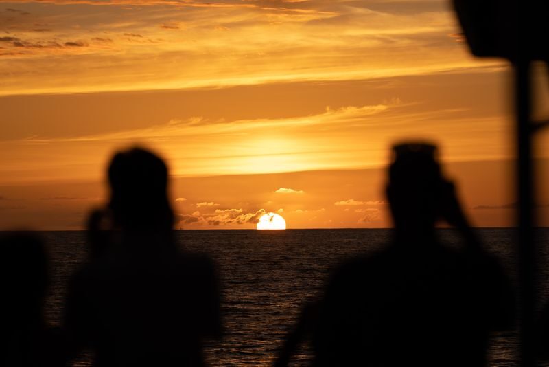 Historical Dinner Cruise to Kealakekua Bay in Hawaii - The Cook story at Kealakekua Bay
