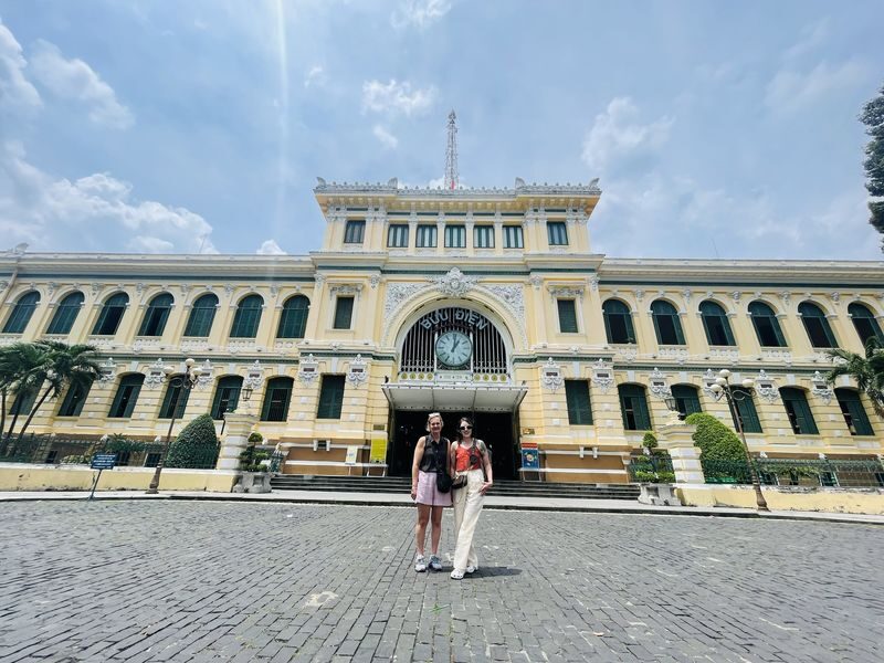 Ho Chi Minh City Motorbike 2 Hours Sightseeing Tour - Local lanes, markets and older districts