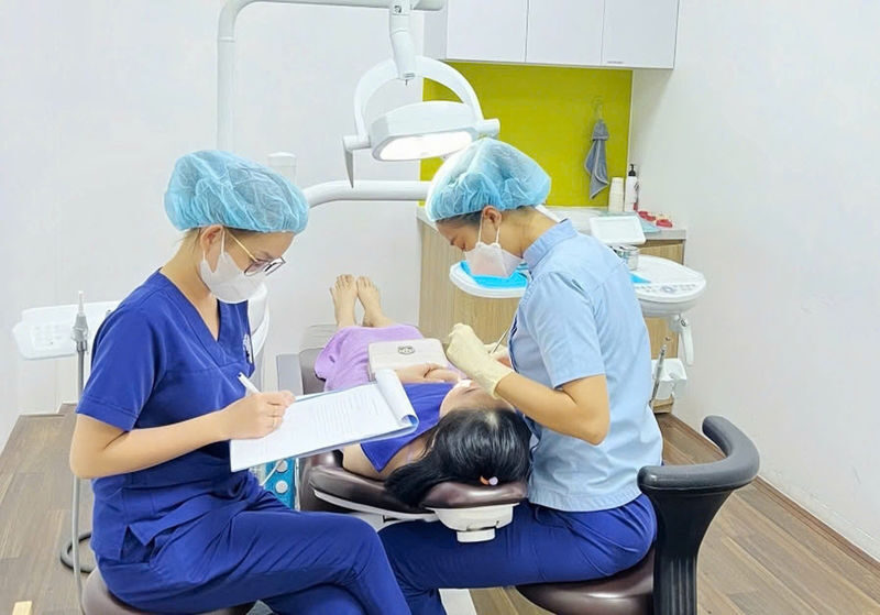 Ho Chi Minh Dental Clinic: Check Up, Whitening & Cleaning at Parkway - What happens during the cleaning