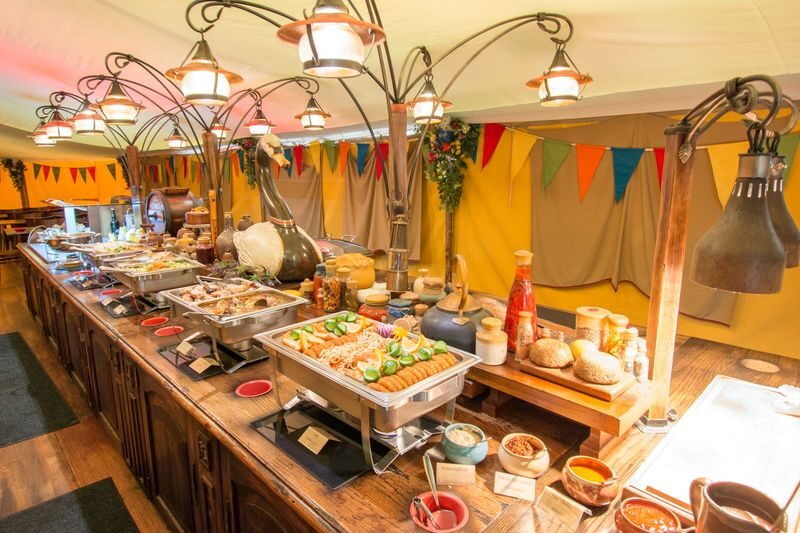 Hobbiton Small Group Tour with Party Marquee - A drink at the Green Dragon
