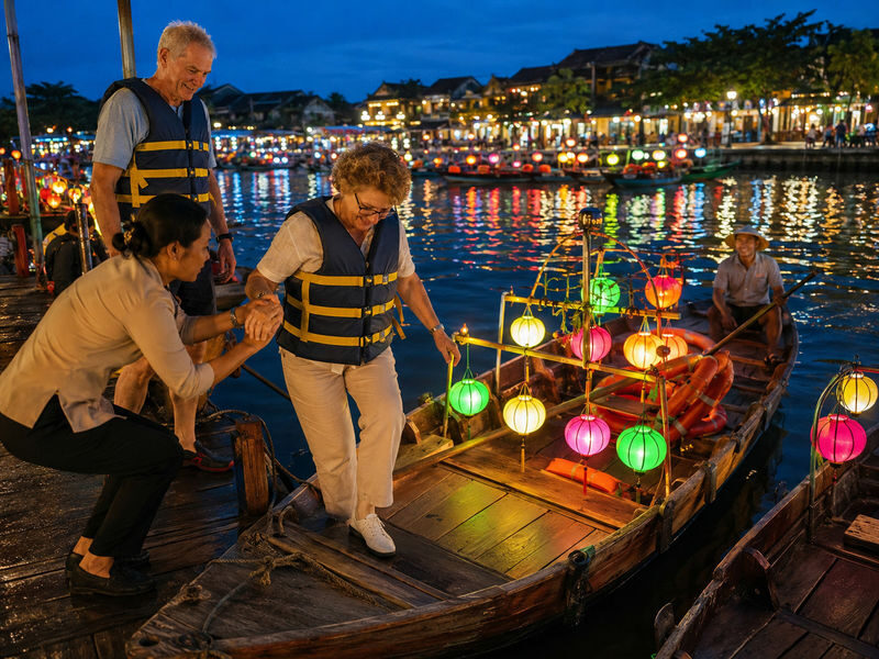 Hoi An: Private Lantern Boat Ride & Floating Lantern-Making Class - From the workshop to the Thu Bon River