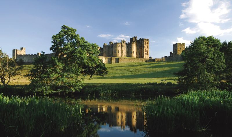 Holy Island, Alnwick Castle & Northumbria Tour from Edinburgh - Holy Island: ruins, sea air and Lindisfarne Mead