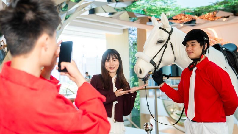 Hong Kong Racecourse with F&B Experience - The Parade Ring is the best place to start