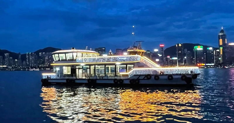 Hong Kong Victoria Harbour Sunset Cruise & Dim Sum Dinner - Dim sum after the boat ride