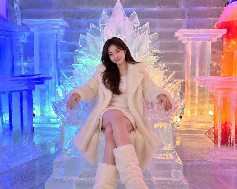 Hongdae Ice Cafe Experience: Ice Room & Drinks in Ice Cups - Step into the Ice Room