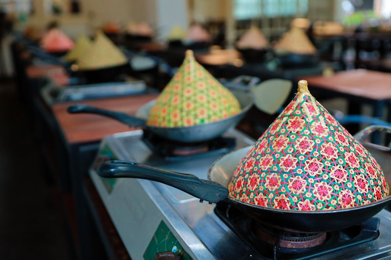House of Taste | Hands-on Thai Cooking Class & Market Tour - Afternoon and evening classes trade the market for mango carving