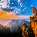 Huangshan Scenic Area - Follow the back mountain toward its viewpoints