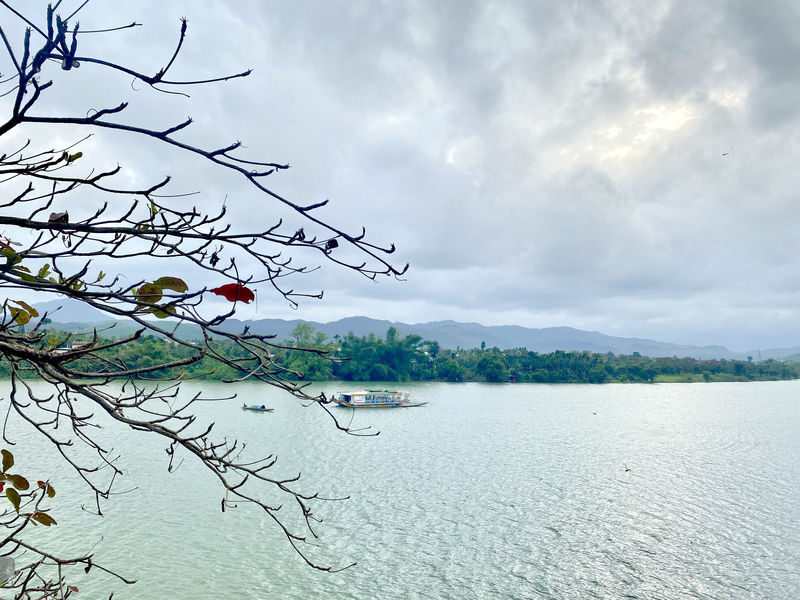 Hue Discovery Deluxe Full Day Tour - Thien Mu Pagoda offers a quieter first stop