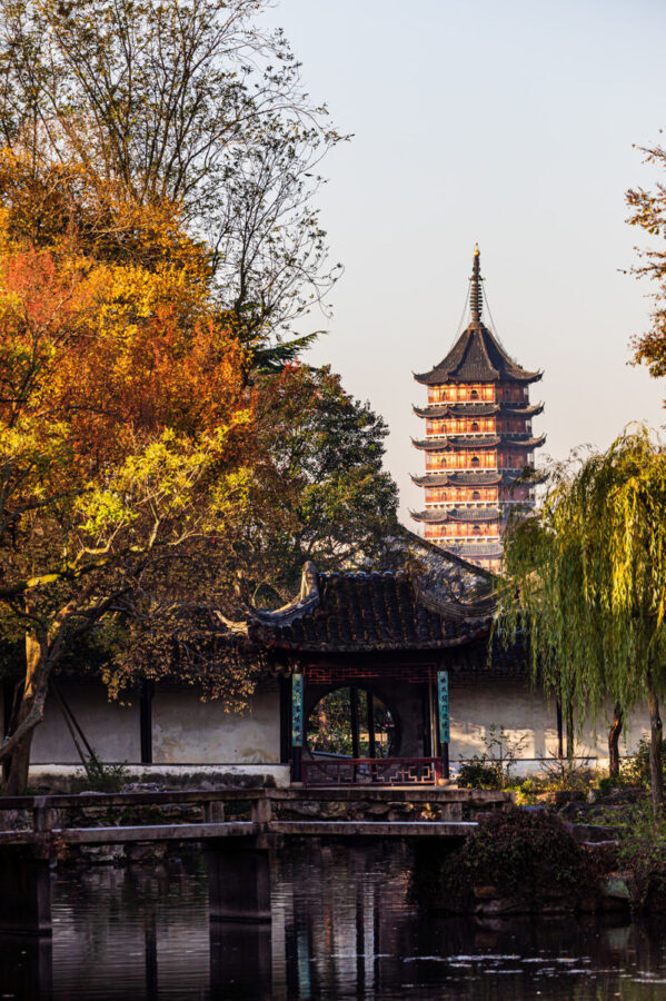 Humble Administrators Garden Ticket in Suzhou - The Central Garden: lotus pond, islands and Yuanxiang Hall