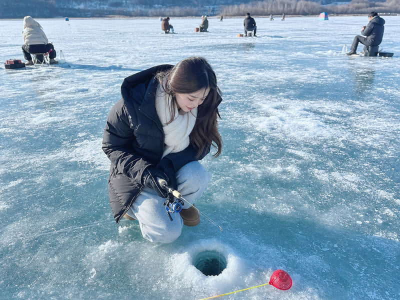 Hwacheon Sancheonfish Ice Festival & Eobi Ice Valley Tour from Seoul - A full day from Seoul to Hwacheon