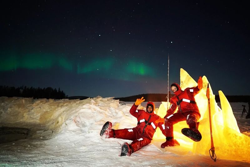 Ice Floating and Aurora Borealis Tour - The evening trip from Rovaniemi