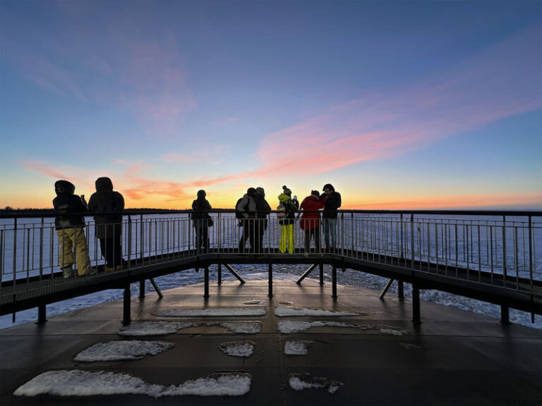 Icebreaker Arktis Cruise with Ice Floating - The short transfer and check-in window