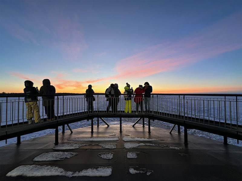 Icebreaker Arktis Cruise with Ice Floating - The short transfer and check-in window