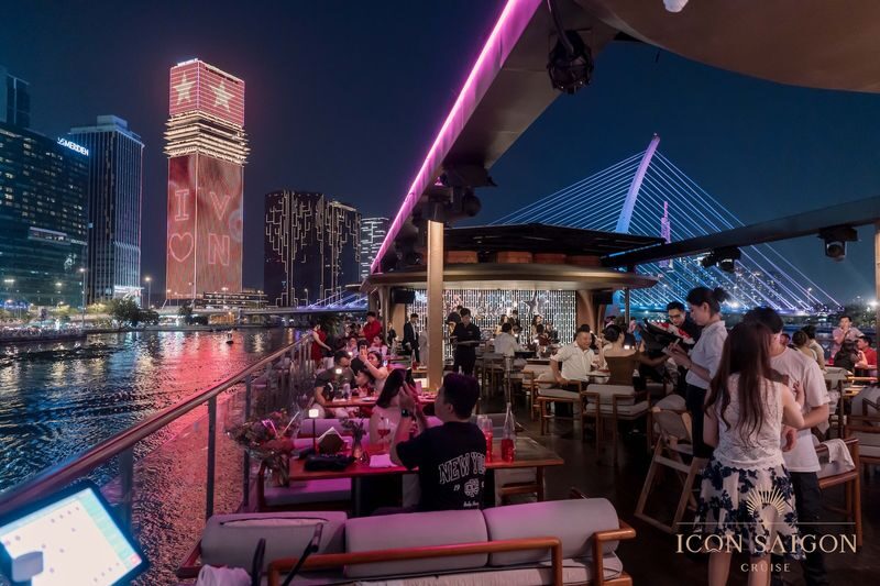 ICON Saigon - Luxury Dining Cruise in Ho Chi Minh City - From Saigon Port to the city lights