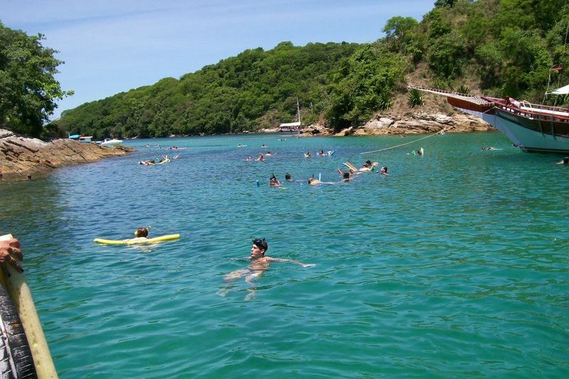 Ilha Grande Boat Tour with Lunch from Rio de Janeiro - Ilha de Cataguás for the first swim