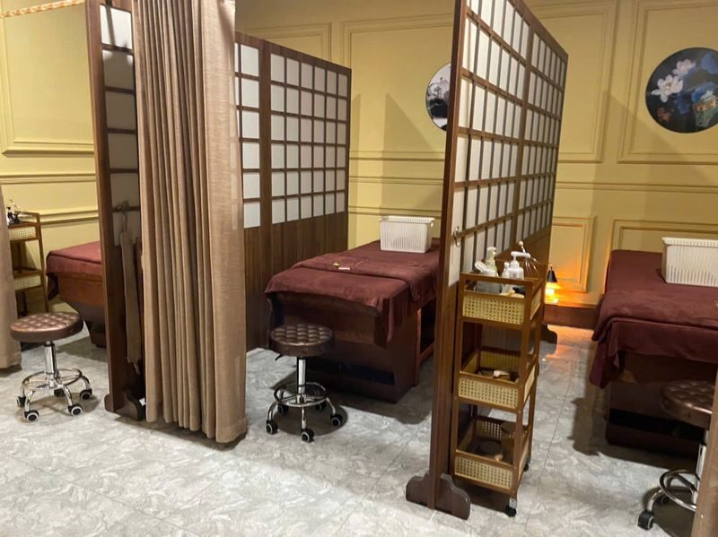 ILY Beauty & HeadSpa 35 Nguyen Huu Huan, Hanoi City - Choosing between a head spa, massage and combo